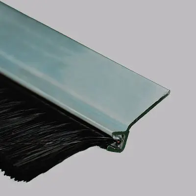 Полосовая щетка с металлическим профилем — изображение 3