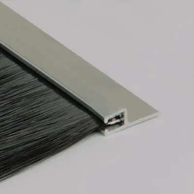 Полосовая щетка с металлическим профилем — изображение 2